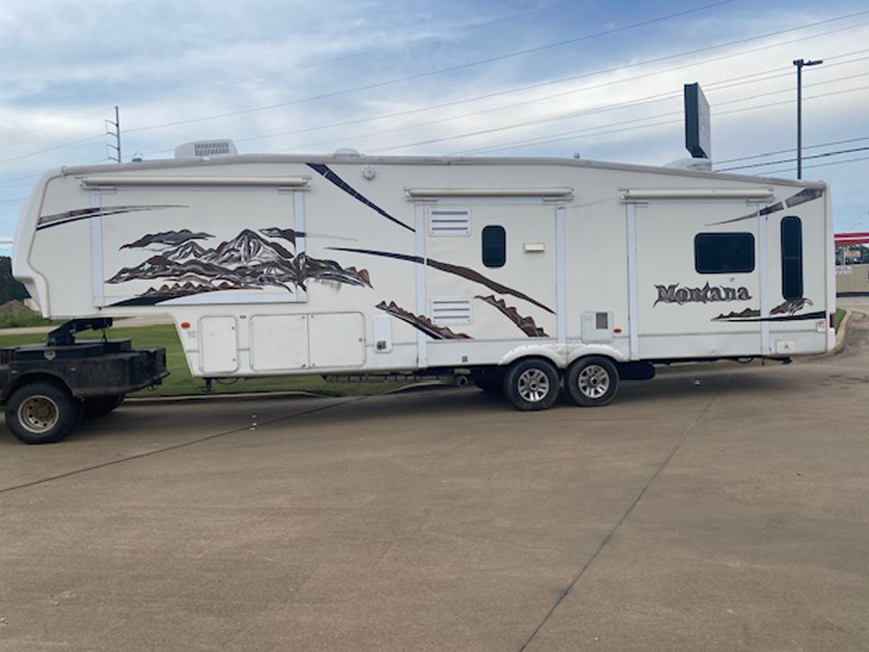 Repo - 2007 Keyston Montana 3400 RL- 5th Wheel